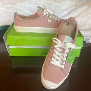 NIB Cariuma OCA low rose canvas sneaker men’s 10 women’s 11.5 unisex